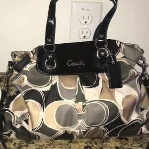 ♥️COACH ASHLEY SCARF PRINT-EUC♥️